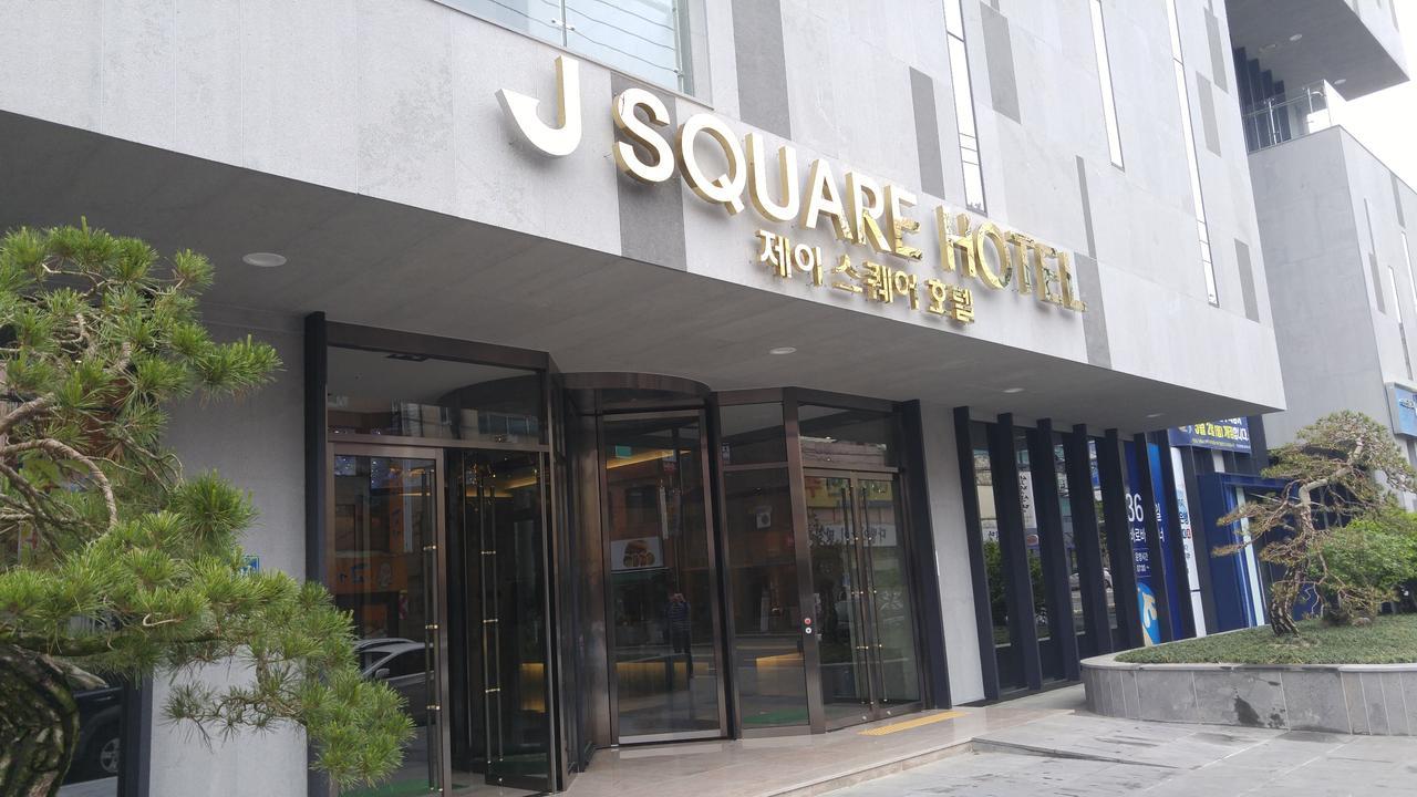 J Square Hotel And Wedding Jinju Exterior foto