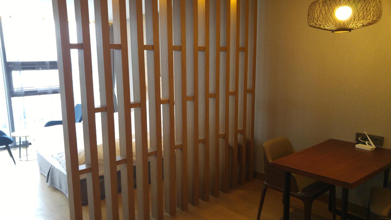 J Square Hotel And Wedding Jinju Exterior foto
