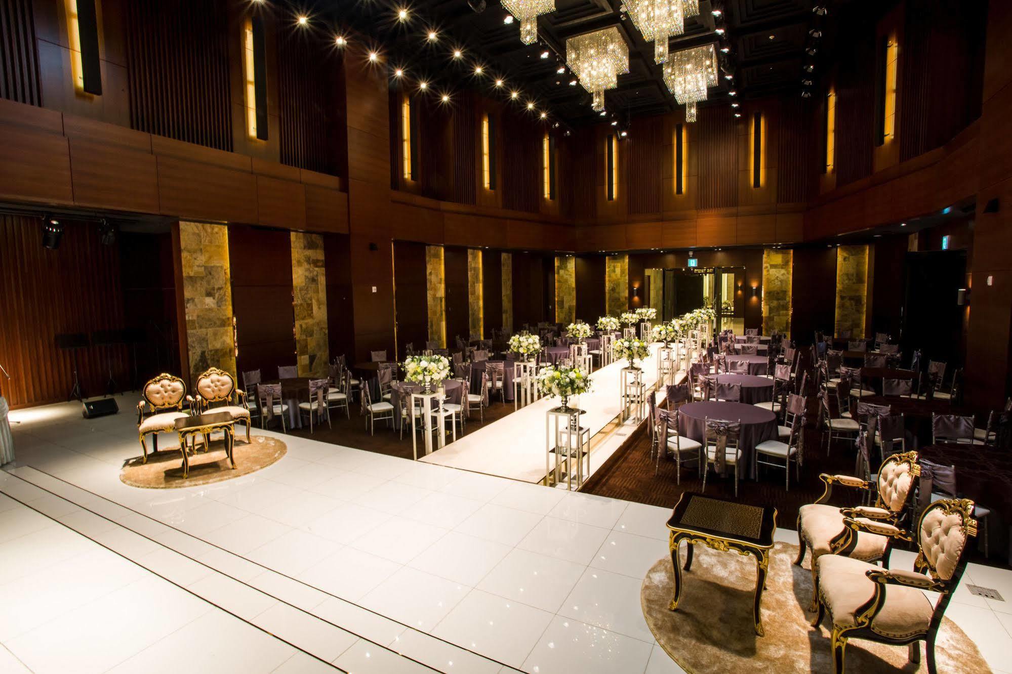 J Square Hotel And Wedding Jinju Exterior foto